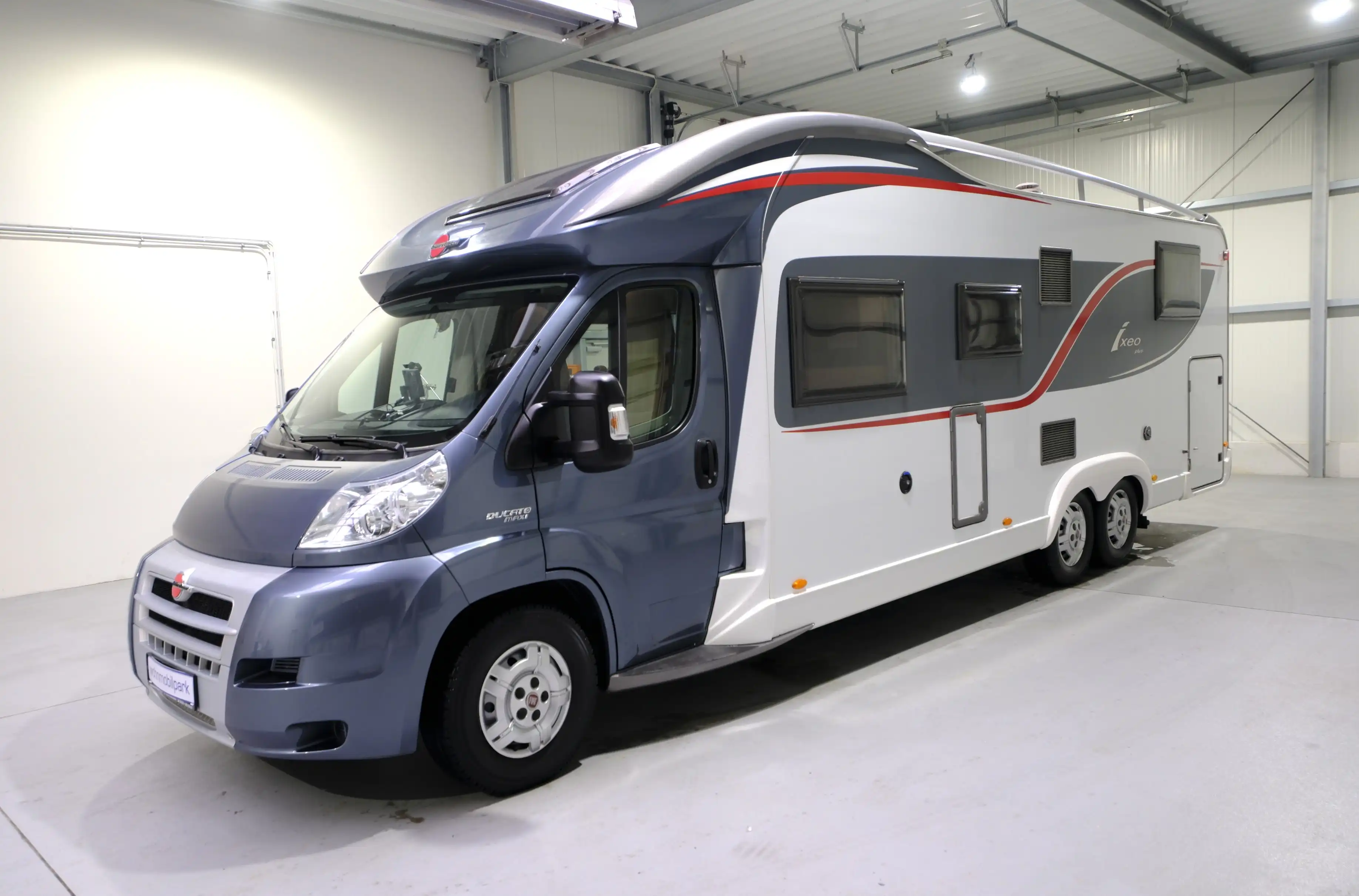 BUERSTNER Ixeo Plus 875 IT - Ansicht 2